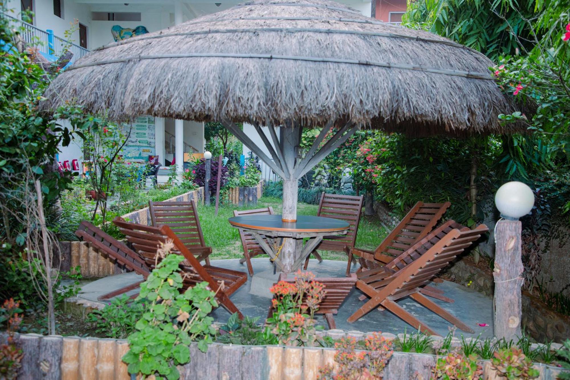 Hotel Shiva'S Dream Sauraha Exterior foto