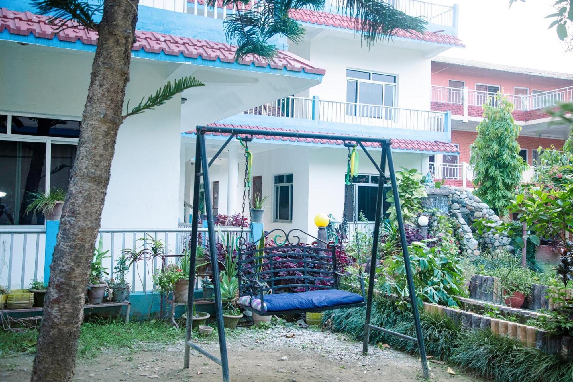 Hotel Shiva'S Dream Sauraha Exterior foto